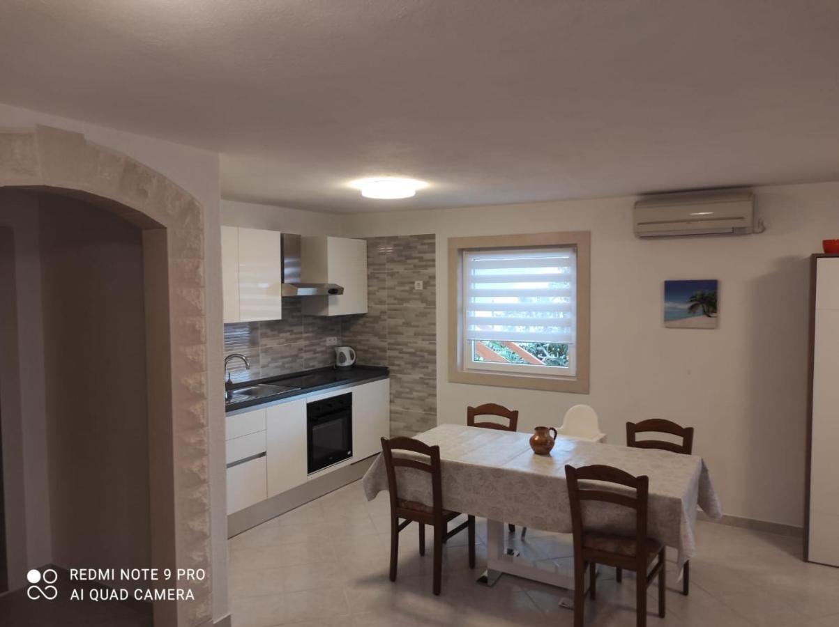 Apartments Marko Sutivan Insel Brac Εξωτερικό φωτογραφία