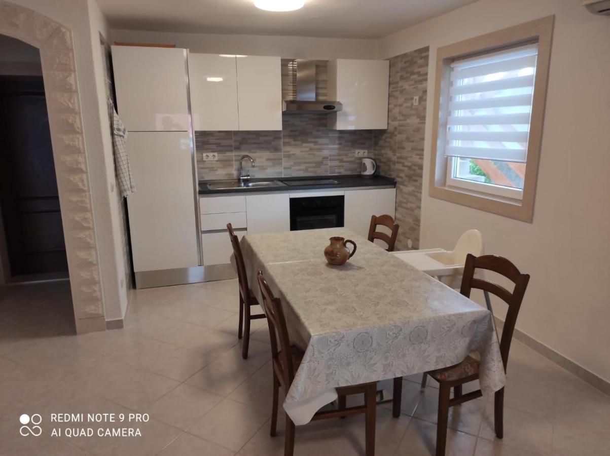 Apartments Marko Sutivan Insel Brac Εξωτερικό φωτογραφία