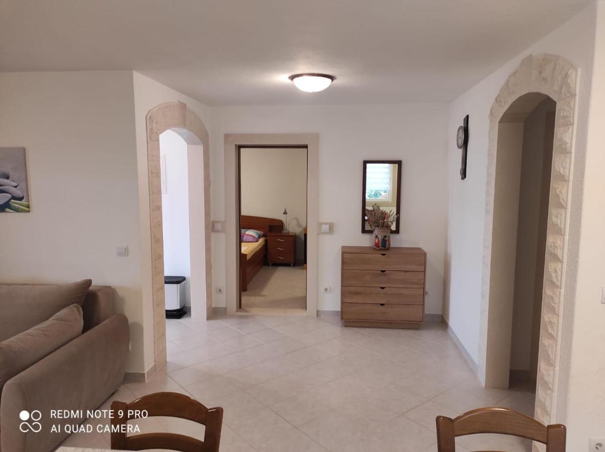 Apartments Marko Sutivan Insel Brac Εξωτερικό φωτογραφία