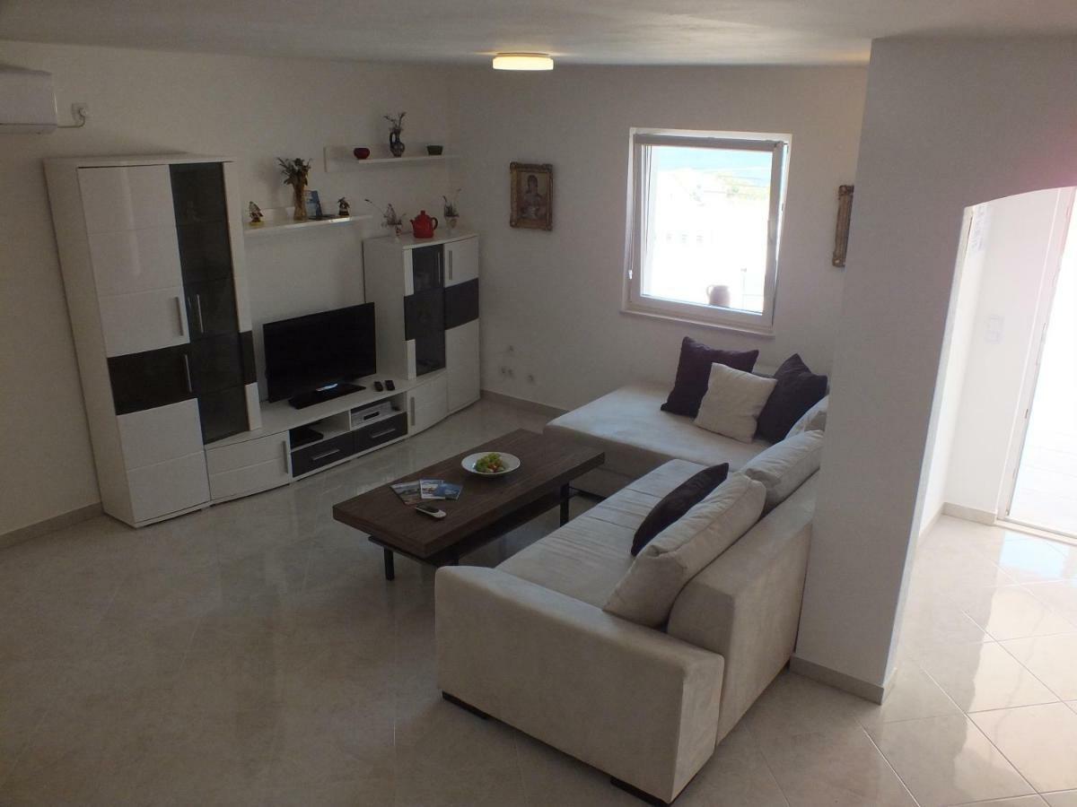 Apartments Marko Sutivan Insel Brac Εξωτερικό φωτογραφία