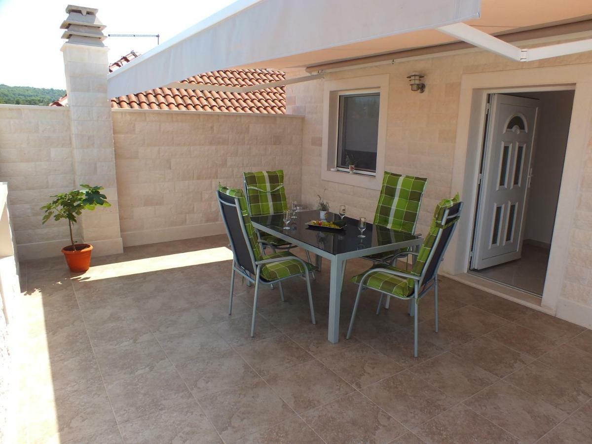 Apartments Marko Sutivan Insel Brac Εξωτερικό φωτογραφία