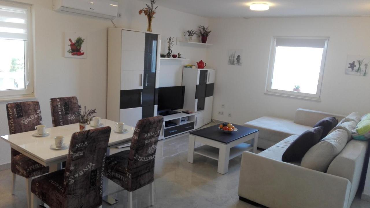 Apartments Marko Sutivan Insel Brac Εξωτερικό φωτογραφία