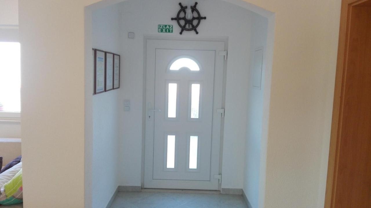 Apartments Marko Sutivan Insel Brac Εξωτερικό φωτογραφία