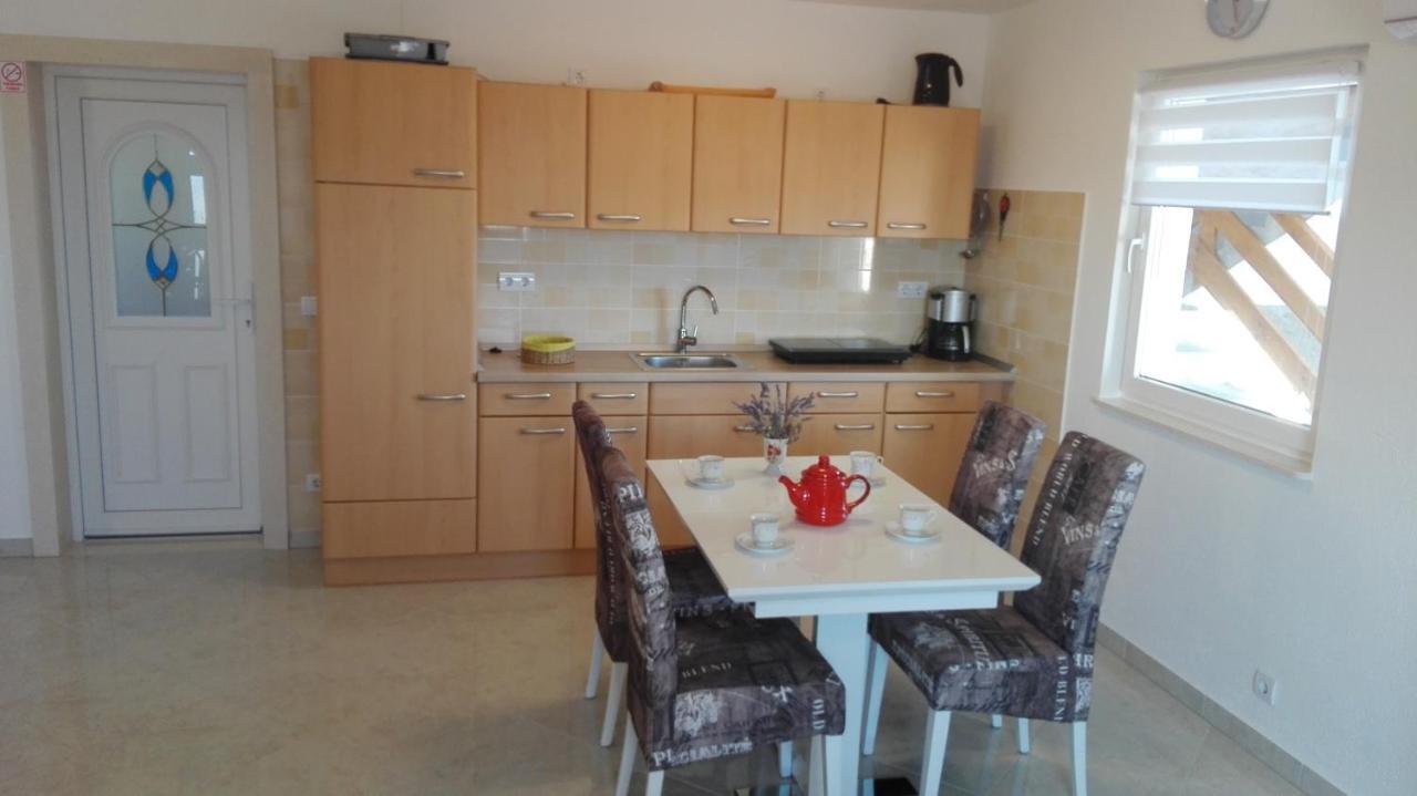 Apartments Marko Sutivan Insel Brac Εξωτερικό φωτογραφία