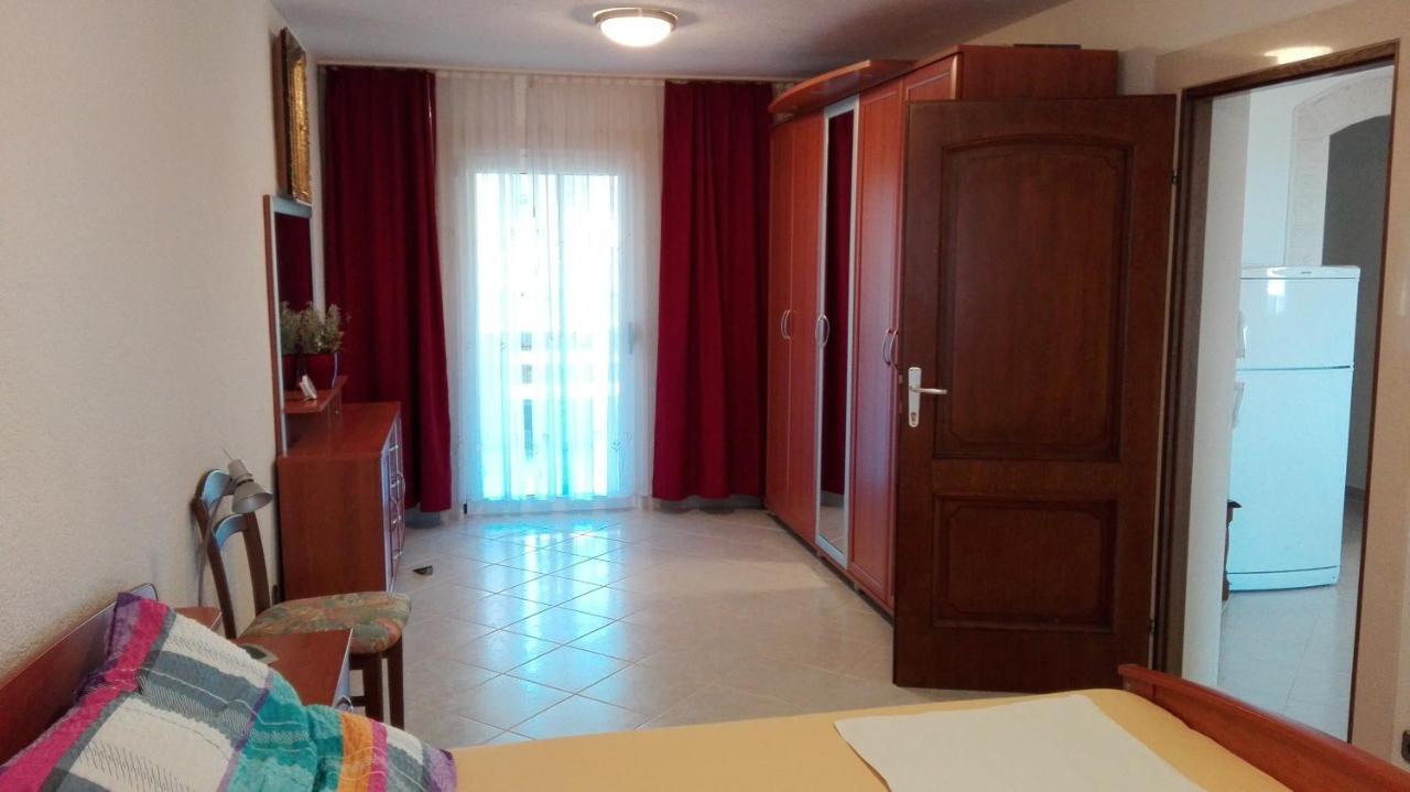 Apartments Marko Sutivan Insel Brac Εξωτερικό φωτογραφία